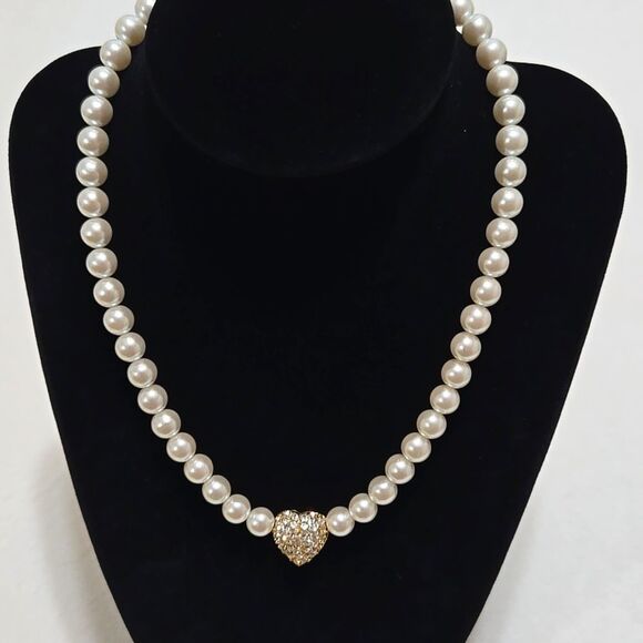 Pearl Necklace with Gold Heart Pendant - Picture 1 of 4
